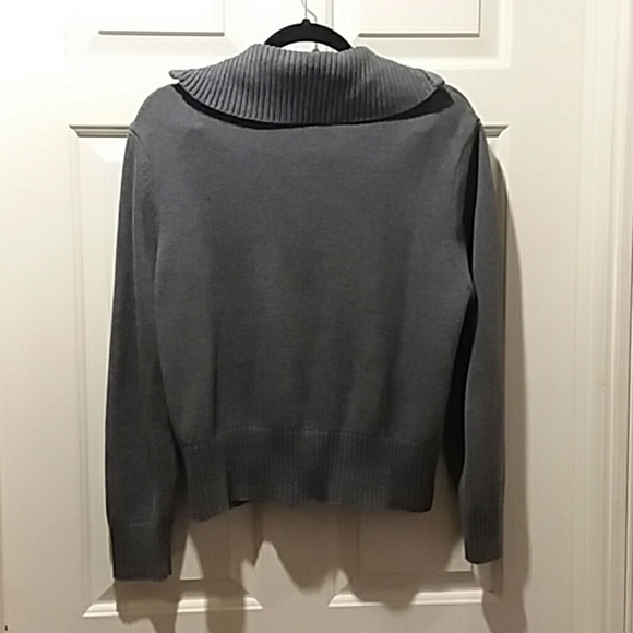 Sweater - Picture 6 of 6